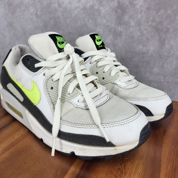 Nike Air Max 90 Running Shoes Mens 9 White Volt Sneakers Trainers CZ1846-100‎ - Picture 2 of 12